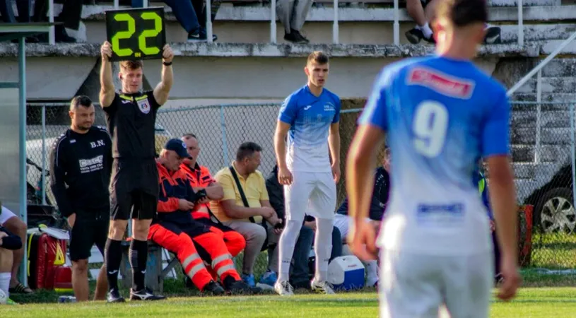 Fost antrenor secund la Șelimbăr, FC Voluntari, Concordia și Chindia, numit antrenor principal la CS Gheorgheni, în Liga 3