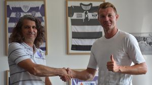 Ioan Mera a renunțat la cariera de fotbalist, însă continuă la Politehnica Timișoara într-o nouă postură. ”Propunerea a fost oarecum pe neaşteptate. Nu puteam să plec de aici şi apoi să am un regret”
