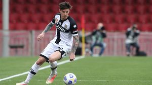 Parma l-a trecut pe lista neagră, dar salvarea pentru Dennis Man poate veni de la un fost antrenor de-al său! Oferta din Serie A care îi poate „resuscita” cariera și îl poate transforma în coleg cu un alt român