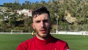 Fostul doctor al lui Dinamo, acuzații halucinante la adresa jucătorilor: „E miștocarul grupului! Joacă poker pe bani...mai scăpau și niște sticle de bere!”