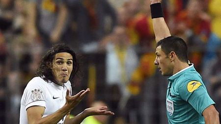 VIDEO | Fază extrem de ciudată la Lens - PSG. Cavani, eliminat după o celebrare dubioasă a golului. Fanii n-au înțeles nimic