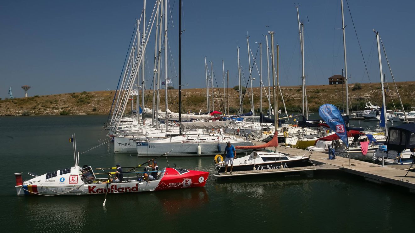 Maratonistul Andrei Roșu și alți trei români vor să treacă Atlanticul într-o barcă, ajutați doar de vâsle: "I-am promis fiului meu că într-o zi o să traversăm și noi o mare!"