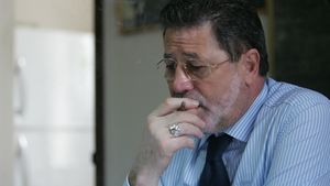 I-au tăiat salariul lui Dinu!