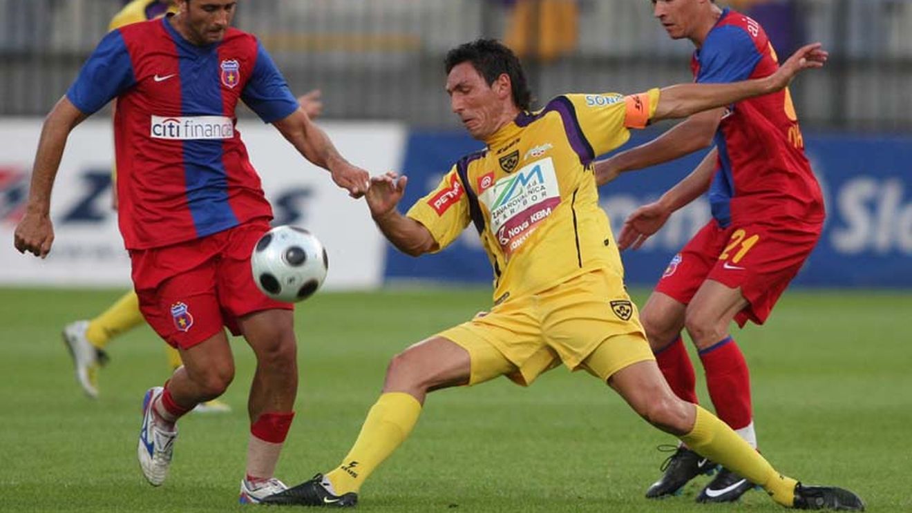 "Steaua vrea titlul dar își ține jucătorii buni la echipa a doua!"