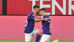 Cota zilei în Superligă vine de la meciul Rapid București - Universitatea Cluj. Vezi pariurile noastre!  (P)