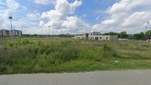 Baza sportivă, părăsită pe un teren plin de ciulini, se poate transforma într-o bijuterie a importantului oraș din România. Au venit 8 oferte pentru refacerea structurii abandonate