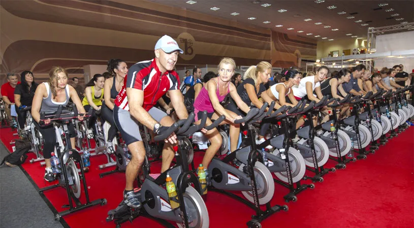 TIMP LIBER | Cycling: antrenamentul cardio care te provoacă să pedalezi într-un ritm infernal 