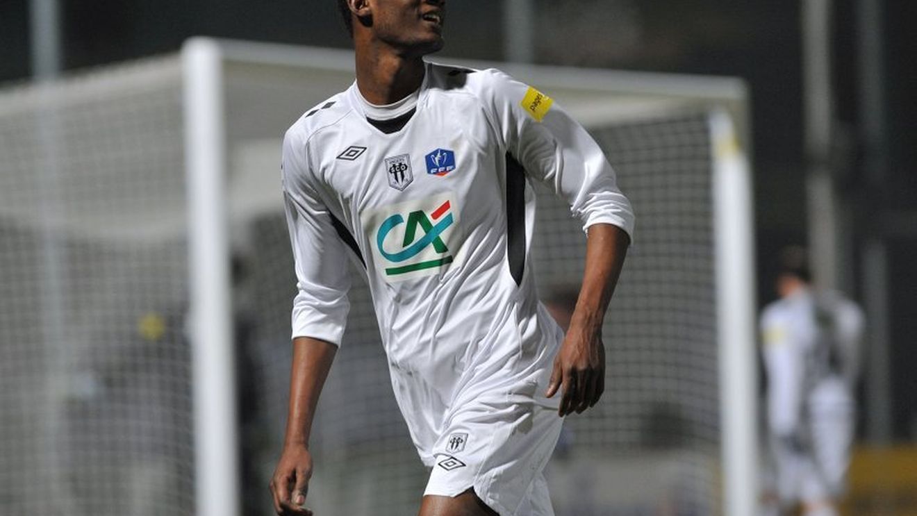 Înlocuitor pentru Bokila? Petrolul vrea să-l achiziționere pe Dore de la Angers