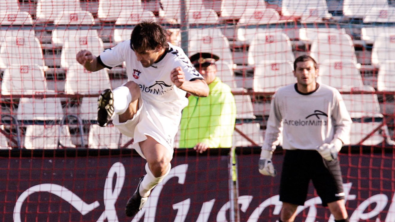 Uite Jelev,** nu e Jelev