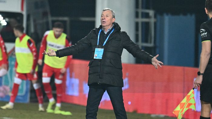 Mircea Rednic și-a făcut praf fotbaliștii după eșecul cu Sepsi: „Eu le spun ceva și ei fac altceva”