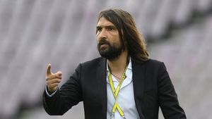 Reacția lui Dan Alexa, după ce soția lui a fost filmată ieşind de la milionarul Alex Bodi: "Bărbăția nu se măsoară în masa musculară şi nici în valoarea bolidului"