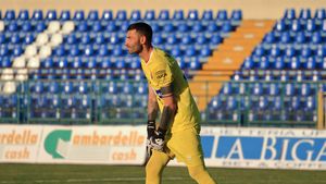 Transfer la Parma pentru fotbalistul român cu dublă cetățenie. Coleg pentru Man şi Mihăilā