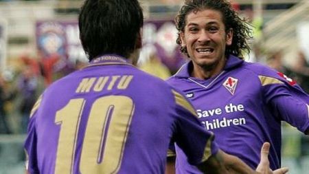 Mutu, aplaudat de fani la revenirea la Firenze!** "Cu el în teren, echipa nu are frică"