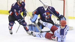 CSM Dunărea Galați a câștigat prima partidă a finalei cu Steaua la hochei. Meciul doi este programat sâmbătă, tot la Cârța