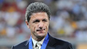 Gică Popescu n-a mai așteptat să vadă cu cine pică România și a anunțat cine trebuie să fie selecționer la baraj: „Așa e normal. Are două atuuri”