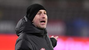 Edi Iordănescu a anulat ultimul antrenament al lui CFR Cluj: „Sunt condiţii foarte grele!”. Antrenorul regretă că echipa sa nu a plecat în cantonament, precum FCSB