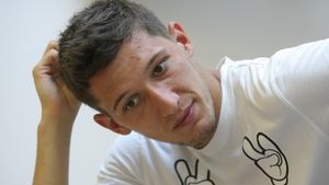 Mihai Costea scapă de chin. Atacantul a jucat într-un amical pentru o echipă din Liga 1 și a fost lăudat de antrenor: "Are calitate, e un jucător care face diferența"
