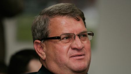 Mureșan: "Marți, toată lumea trebuie să țină cu noi"