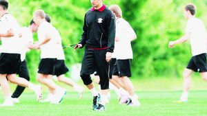 Răzvan l-a citit pe Ilie Stan: "Trebuie să profităm de starea lor de spirit!"** Lecția 'Legia', aplicată și cu Steaua: de ce se tem rapidiștii