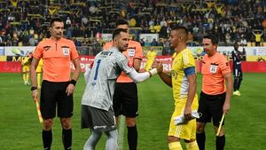 Rivala lui Dinamo în lupta pentru salvarea de la retrogradare vrea să îi dea lovitura și să îi „fure" transferul! „Îl dorim, dar avem o singură condiție” EXCLUSIV