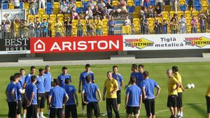 "Lupii" mușcă din Rednic: **"Dacă vara nu doarme, măcar toamna să îl trimită la culcare, undeva, departe"