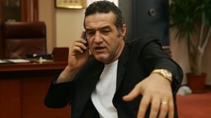 "Nu mi se pare normal să îi fie ascultate convorbirile lui Gigi cu extratereștrii"