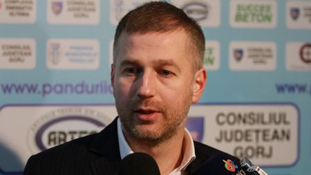 Pandurii se îndepărtează de zona retrogradării. Edi Iordănescu: "Am învins pe terenul Petrolului, îi felicit pe jucători"