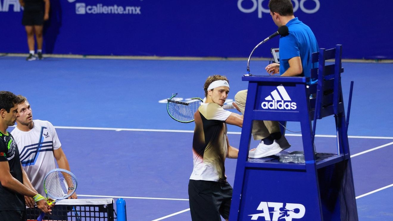 Alexander Zverev și-a cerut iertare, dar tot a fost ars la buzunare! Amendă maximă pentru neamț după ce a dat cu racheta de scaunul arbitrului până a făcut-o țăndări