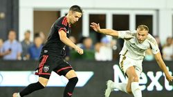 Louis Munteanu, față în față cu Hugo Lloris! Cât s-a terminat meciul și ce notă a primit atacantul român