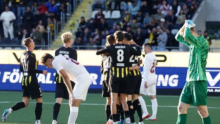 CFR Cluj, groggy în Suedia! Apărarea lui Dan Petrescu a fost umilită: 4 goluri primite în prima repriză