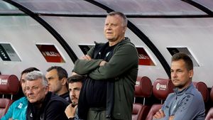 Un fotbalist maghiar a dat cărțile pe față şi a avut o reacție cu puternică influență naționalistă, după Paksi - Corvinul 0-4! Consideră că ungurii nu aveau voie să se facă de râs tocmai în fața românilor: "Îmi cade pielea de pe față de ruşine"