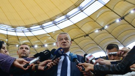 A fost prins în Grecia fugarul Sorin Oprescu, primarul Bucureştiului care a făcut Arena Națională la un preț care ar fi ajuns la peste 200 de milioane de euro!