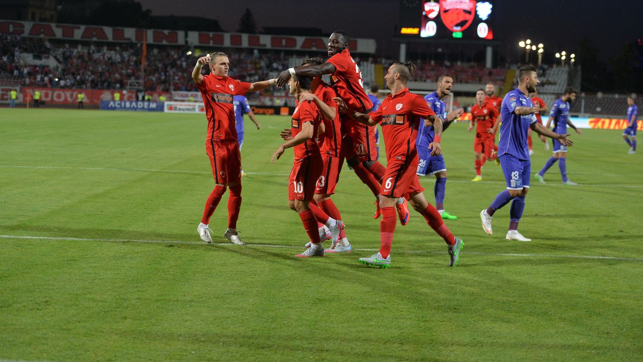 Dinamo renunță la doi jucători aduși în această vară. Dinu Gheorghe confirmă: "Jucătorii vin și pleacă". Unul dintre ei a fost mărul discordiei între Rednic și directorul general