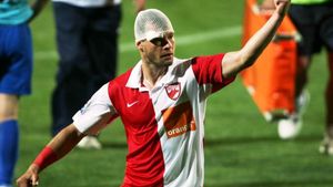 Cazul Marius Niculae, amânat! ** Stoica: "Poate va fi suspendat la fotbal pe plajă"