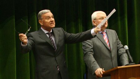 Becali anunță sfârșitul lui Dragomir și dezvăluie răspunsul Nașului la propunerea de a prelua Liga:** "Mi-a zis să facem hârtii și..." Discuția incredibilă Gigi-Sandu