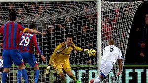 "Efectul Costel Pantilimon": Sunderland, prima echipă fără gol primit de la Chelsea în acest sezon de Premier League. Fanii de pe Twitter l-au lăudat pe român: "Nu sunt sigur dacă se joacă Chelsea vs Sunderland sau Chelsea vs Pantilimon"