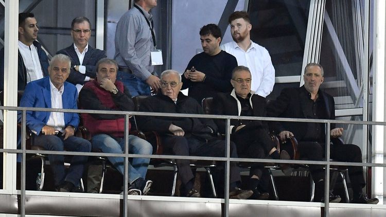 Gigi Becali: „Viorel Păunescu a lăsat milioane de euro în cont. Problema nu e că a plecat, ci unde se duce!”