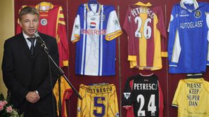 Cuvintele astea îl vor emoționa până la lacrimi pe Dan Petrescu, "servitorul erou"!** "Povestea lui arată că nu totul poate fi cumpărat cu bani!"