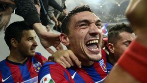 Claudiu Keșeru, prezentare inspirată din benzile desenate la revenirea în Liga 1: „FCSB prezintă întoarcerea golgheterului”