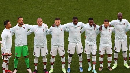 Cristiano Ronaldo a uimit pe toată lumea! De ce nu stă în rând cu coechipierii săi la imnul Portugaliei, la Euro 2020 | FOTO