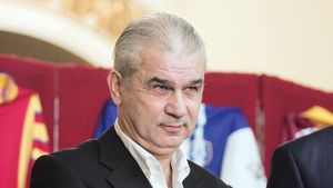 El e antrenorul care i-ar putea lua locul lui Levi la Steaua: **"Vreau să fur meserie de la Mourinho și Pep!" Propus de Iordănescu