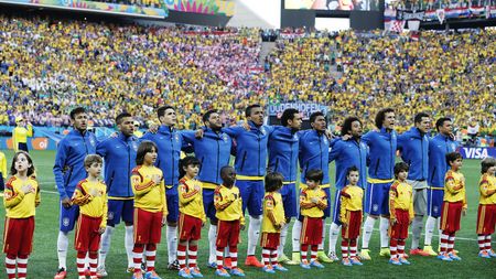 Moment UNIC la debutul CM. S-a abținut cu greu să nu plângă, dar emoțiile l-au copleșit. Jucătorul pus într-o situație imposibilă