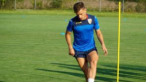 INTERVIU cu Vlad Dragomir | Mijlocașul de la Perugia dezvăluie de ce a plecat de la Arsenal, explică de ce nu s-au transferat mulți dintre colegii săi după EURO 2019 și declanșează ofensiva pentru Danemarca - România. "Nu joacă banii"