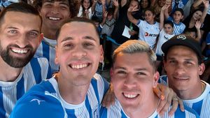 Universitatea Craiova şi-a prezentat noul echipament şi achiziţiile în faţa fanilor şi a componenţilor Craiovei Maxima