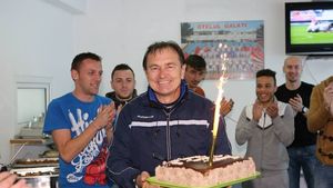 Ewald Lienen a împlinit astăzi 60 de ani, iar "oțelarii" i-au pregătit o petrecere surpriză. FOTO