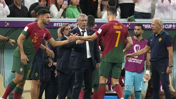 Cristiano Ronaldo, atacat din toate părțile! Un fost coechipier de la Manchester United l-a făcut praf pe cvintuplul câștigător al „Balonului de Aur”: „Trebuie să vadă adevărul, iar asta îl cam supără”