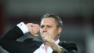 Șumudică: "Vreau revanșa pentru meciul din tur!"** De ce nu joacă Lazăr cu Dinamo