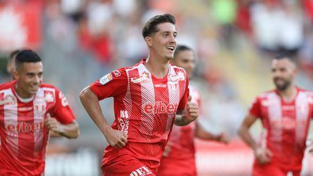 David Miculescu, titular la „dubla” cu Dunajska Streda din Conference League? Meme Stoica, anunț de ultima oră despre transferul atacantului. „Sunt șanse foarte mari să se facă!”