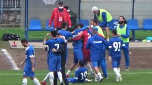 VIDEO | Golul etapei în România, reușit la Hunedoara! Portarul a înscris din acțiune, în minutul 90+8