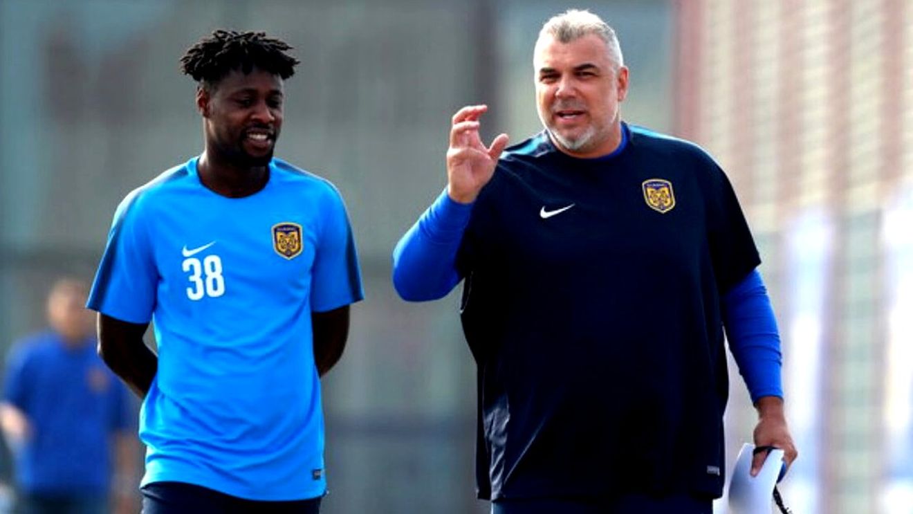 El e fotbalistul care l-a impresionat profund! Cosmin Olăroiu: „Dacă vrea, câștigă singur un meci!”